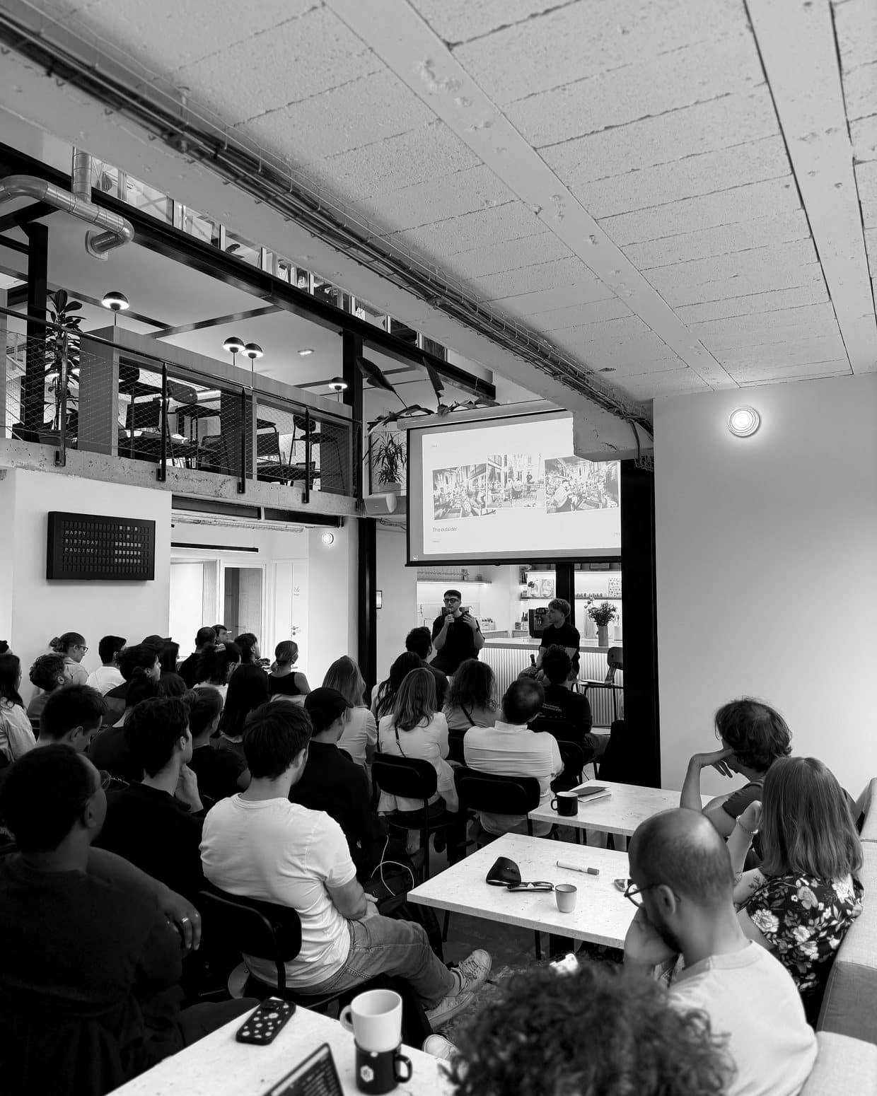 A full room at Hexa, during the talk